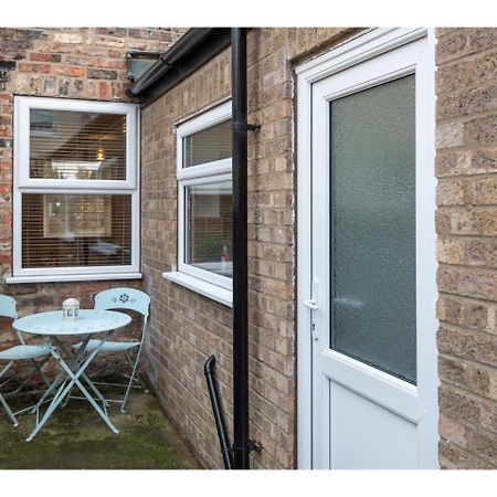 Beautiful 2 Bed With Free Parking - Pass The Keys Appartement York Buitenkant foto