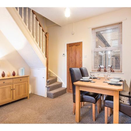 Beautiful 2 Bed With Free Parking - Pass The Keys Appartement York Buitenkant foto