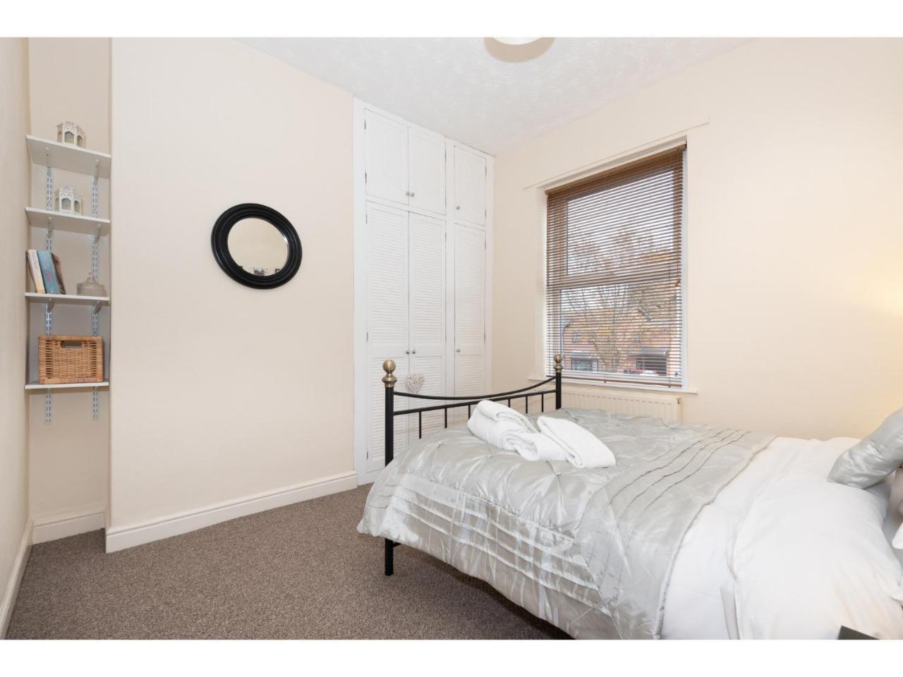 Beautiful 2 Bed With Free Parking - Pass The Keys Appartement York Buitenkant foto