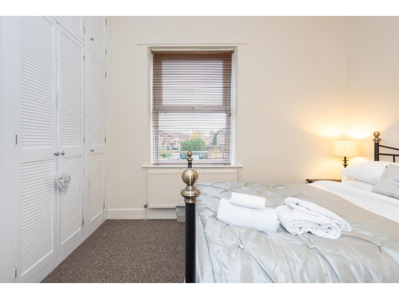 Beautiful 2 Bed With Free Parking - Pass The Keys Appartement York Buitenkant foto