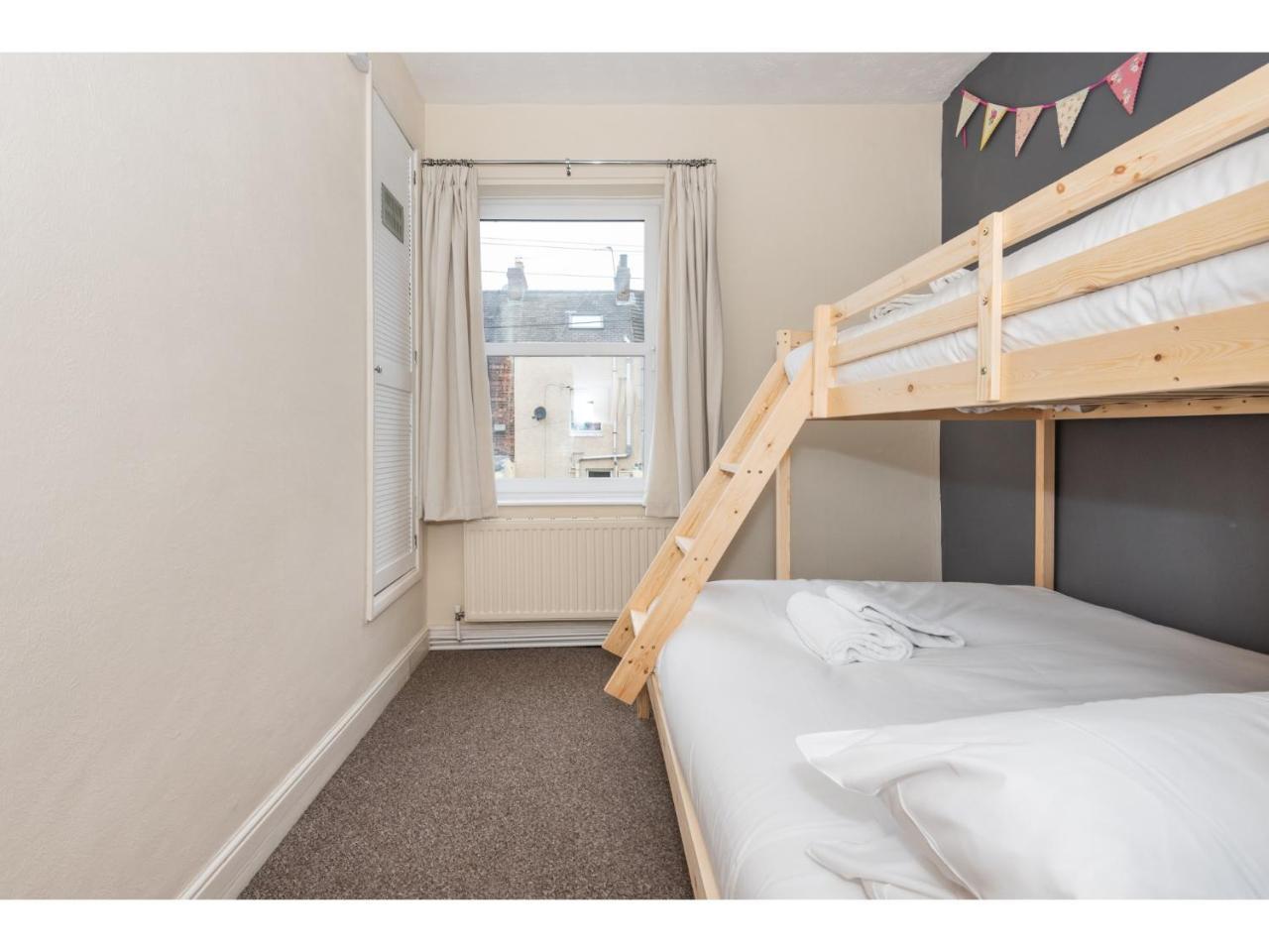 Beautiful 2 Bed With Free Parking - Pass The Keys Appartement York Buitenkant foto