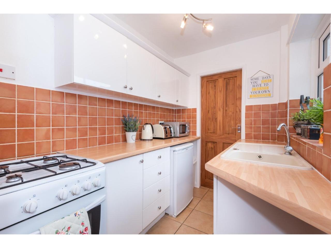 Beautiful 2 Bed With Free Parking - Pass The Keys Appartement York Buitenkant foto